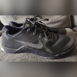 Nike Metcon 2 Black Cool Grey Volt Size Mens 11.5